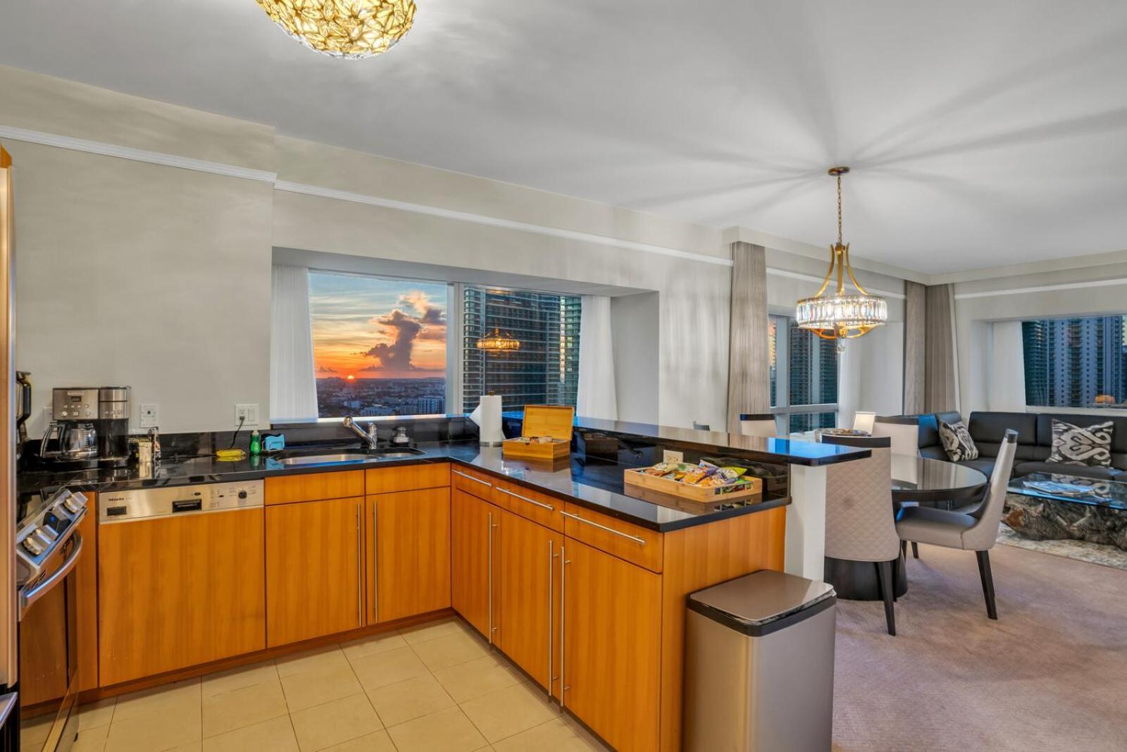 2 Bedroom Or King Studio Suites Four Seasons Hotel Miami Free Wi-Fi & Free Parking Rom bilde